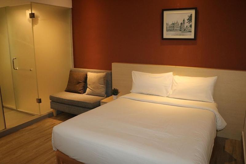 Pacific Express Market Hotel
