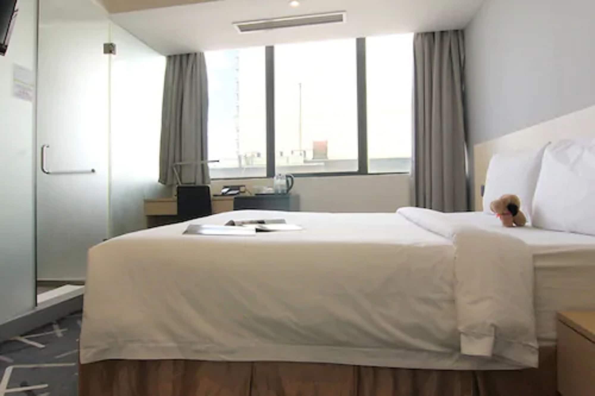 Pacific Express Market Hotel