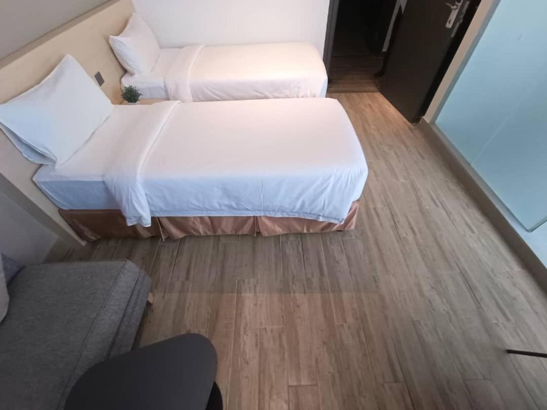 Hotel Pacific Express Market